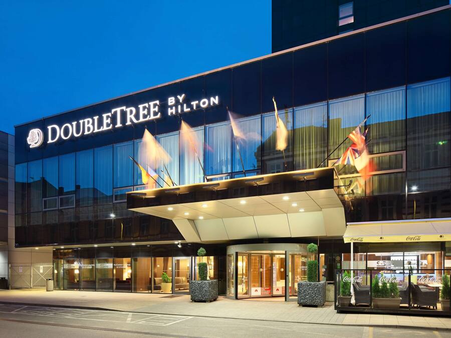 Kawasan bankuet terbuka