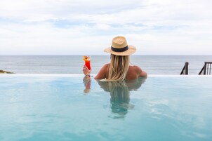 2 piscinas al aire libre