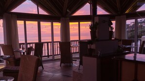 A restaurant with a terrace overlooking a sunset. - The Sands @ St Francis (Saint Francis Bay)