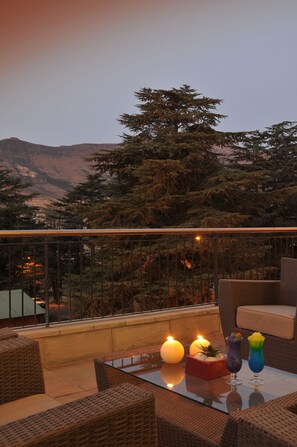 Breakfast, lunch, dinner served; pool views