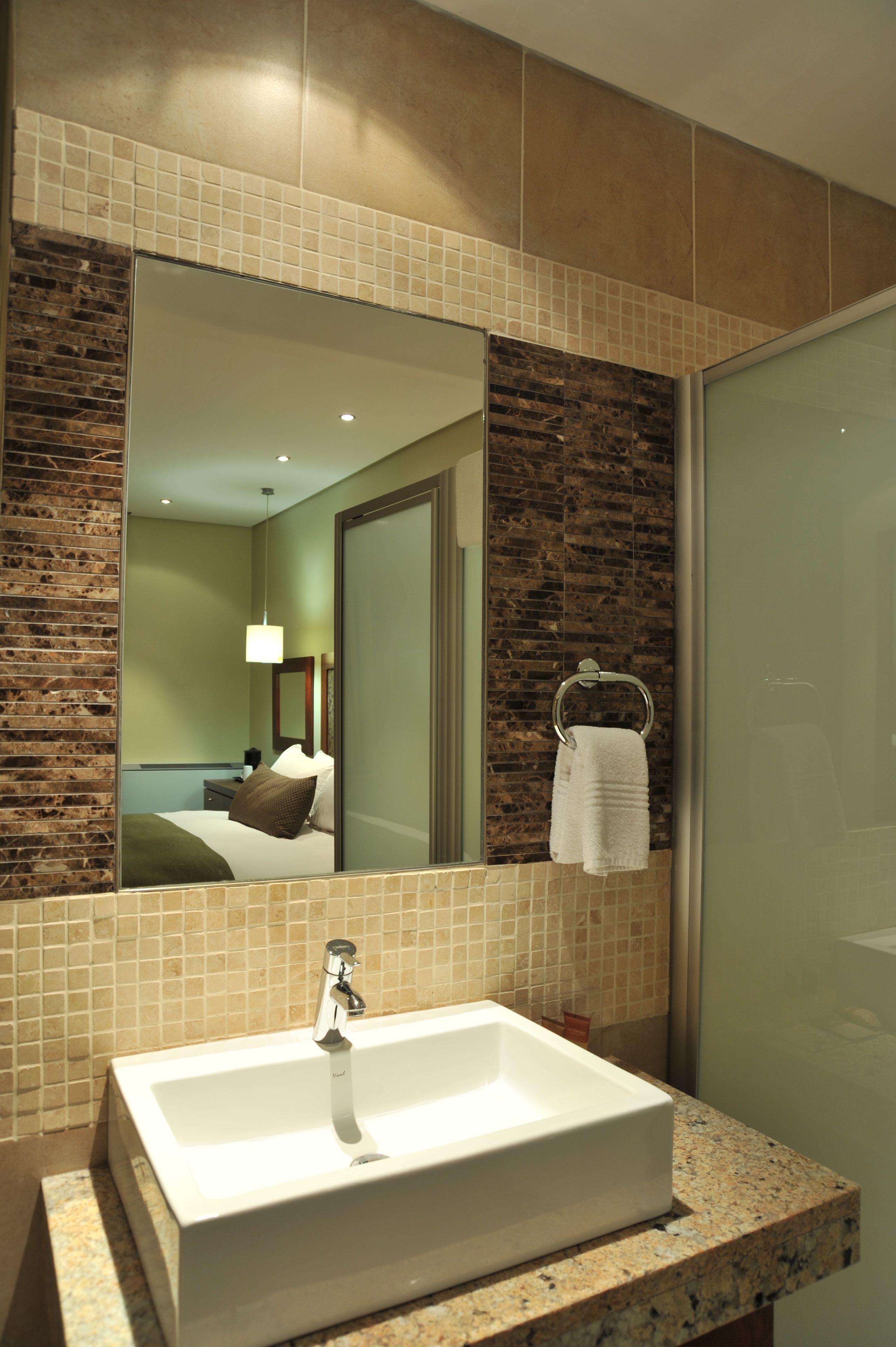 room, 1 king bed, non smoking, mountain view | bathroom | rainfall showerhead, hair dryer, towels