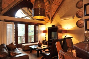 XXX | Living area