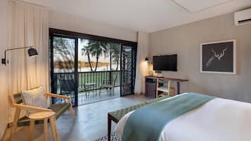 Deluxe-Doppelzimmer, 1 Schlafzimmer, Balkon, Flussblick | Minibar, Zimmersafe, Schreibtisch, laptopgeeigneter Arbeitsplatz