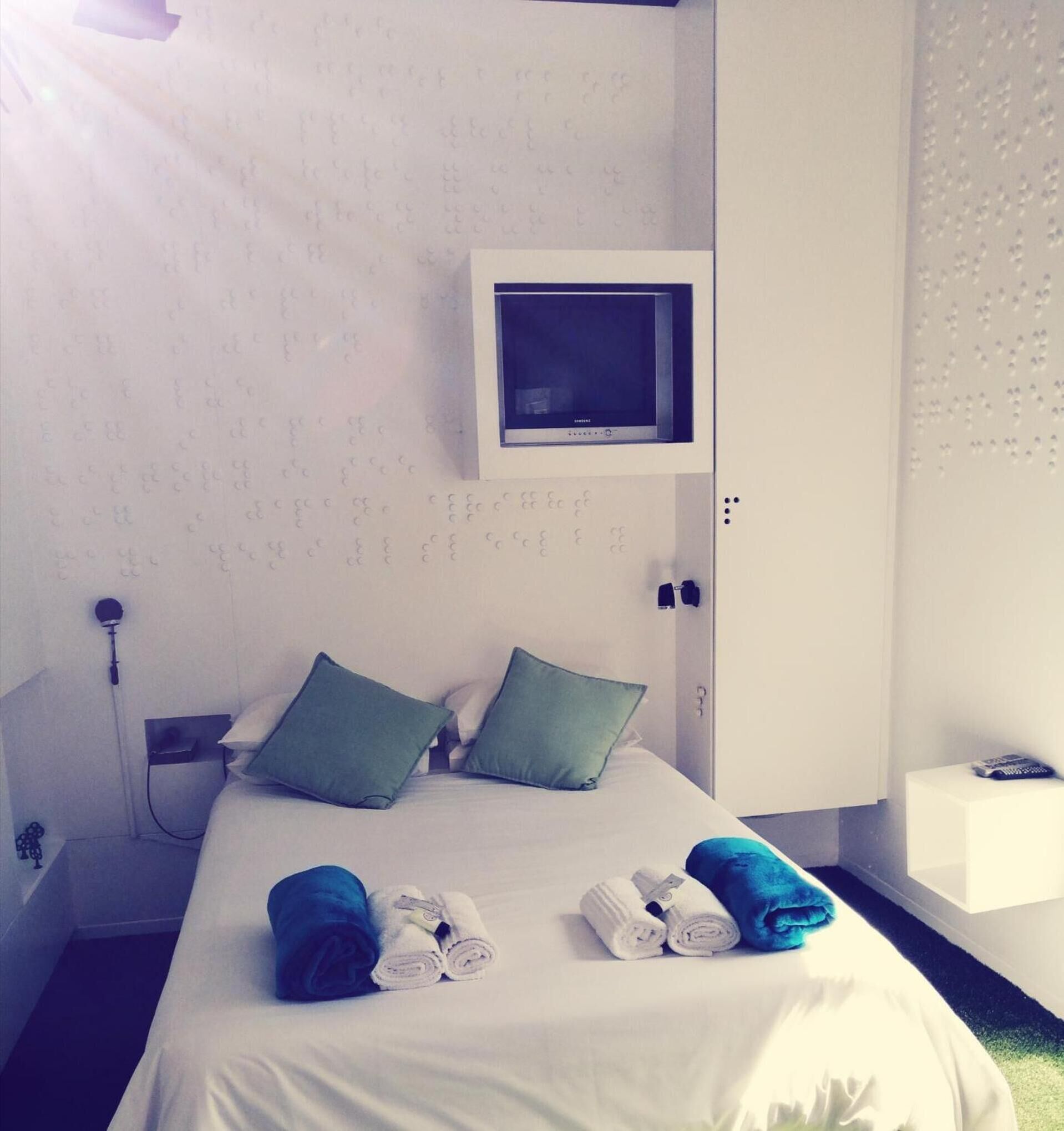 in-room safe, individually decorated, individually furnished, desk