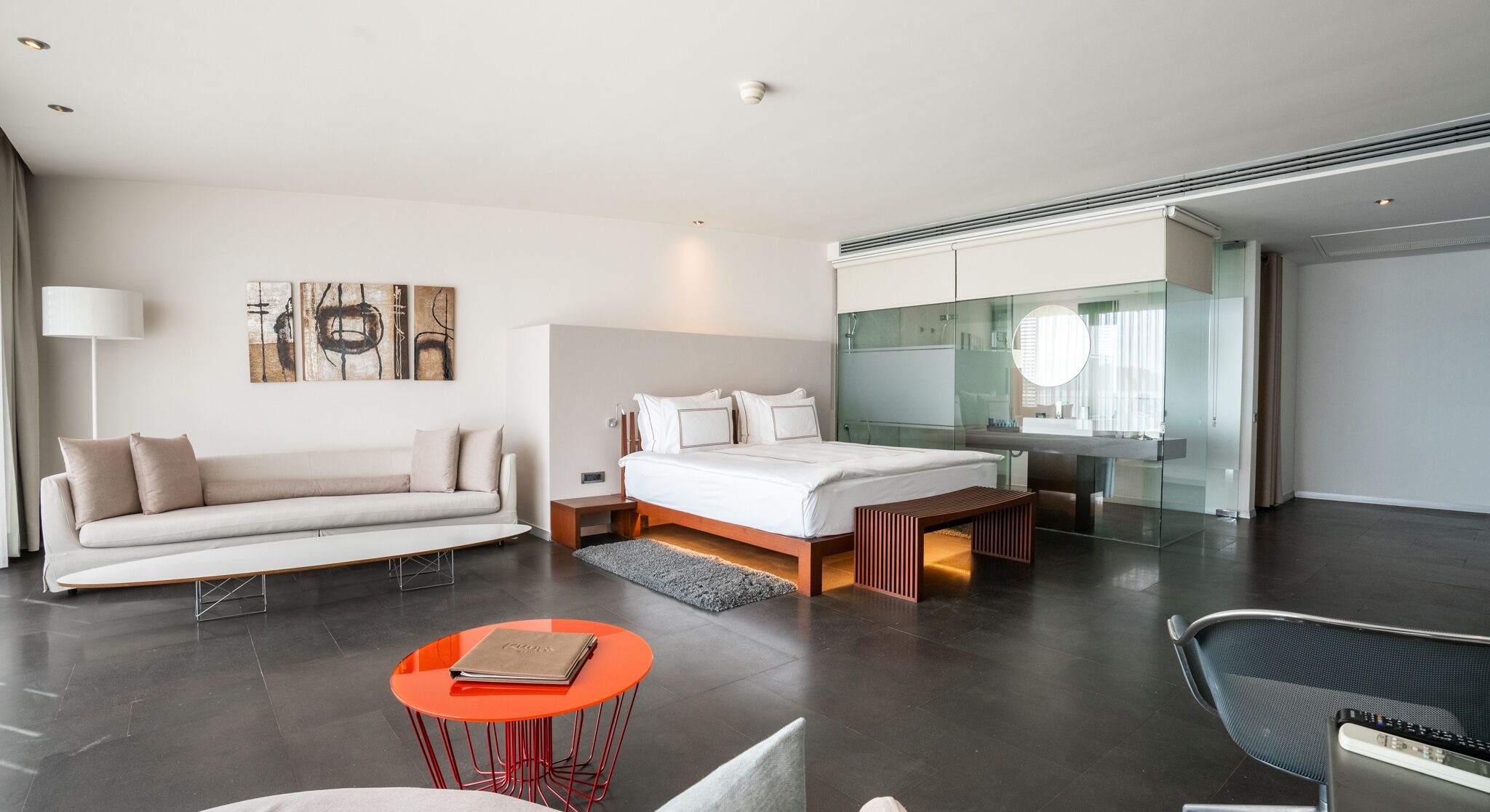 deluxe double room | bathroom | shower, free toiletries, hair dryer, bathrobes