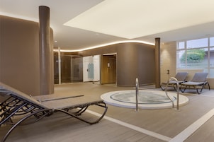 Bañera de hidromasaje interior