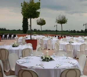 Utendørs bankettområde