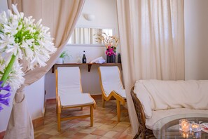 Sauna, hot tub, Turkish bath/hammam, body treatments, hydrotherapy