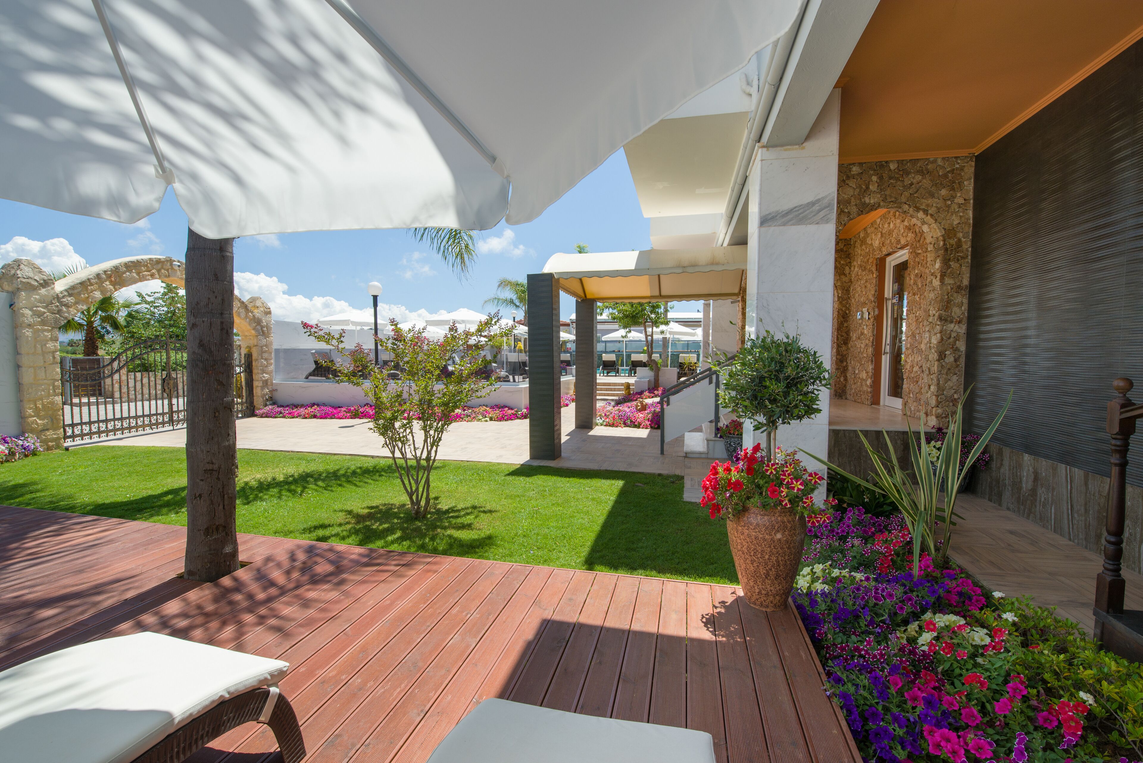 Photo - Paradice Hotel Luxury Suites-Near zorbas Beach-FREE Breakfast