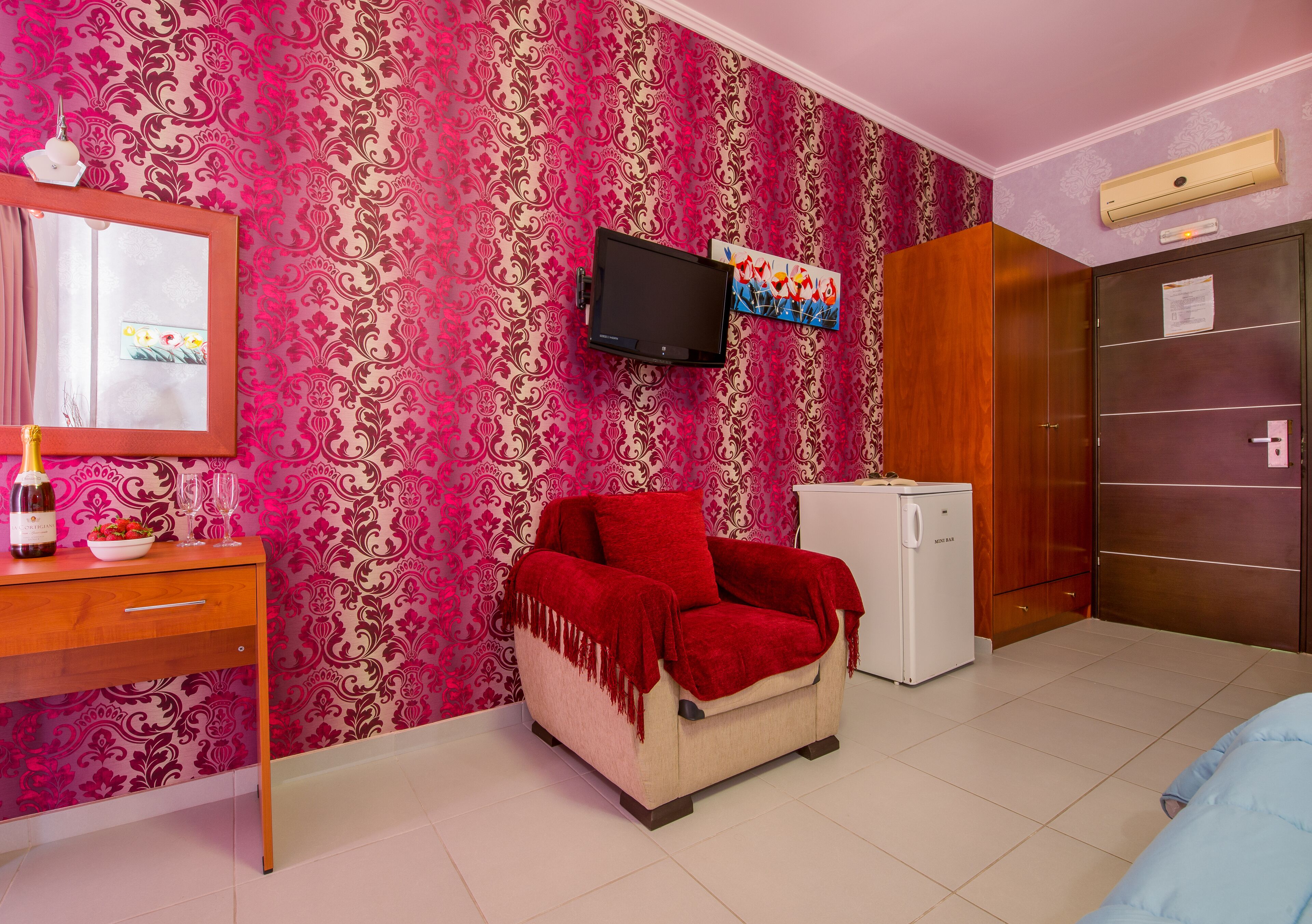 Photo - Paradice Hotel Luxury Suites-Near zorbas Beach-FREE Breakfast