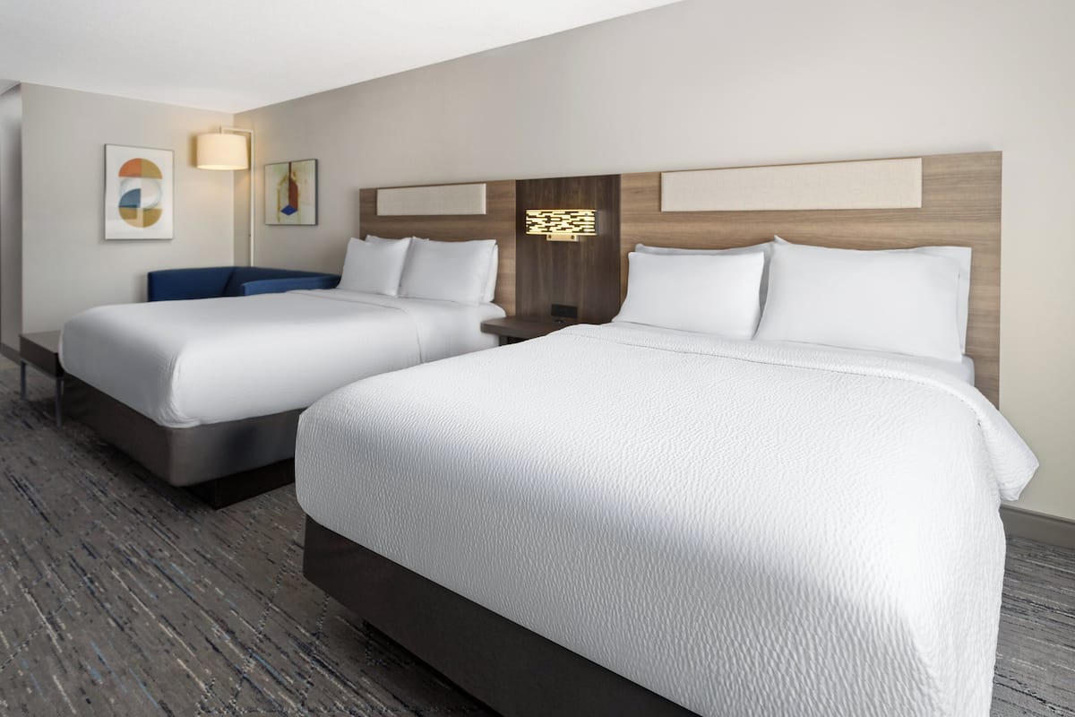 1 bedroom, Egyptian cotton sheets, hypo-allergenic bedding