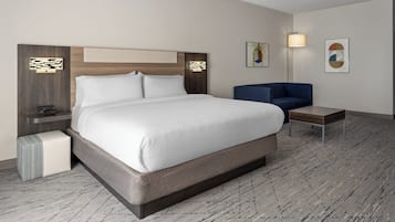 Habitación estándar, 1 cama King size (Mobility, Accessible Tub) | Sábanas de algodón egipcio y ropa de cama hipoalergénica