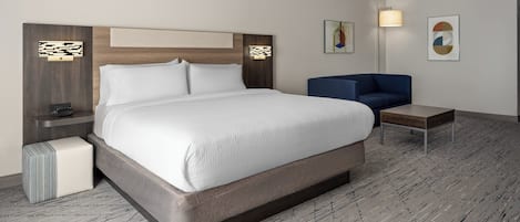 Standard Room, 1 King Bed, Roll-in Shower (Mobility, Accessible Tub) | Egyptian cotton sheets, hypo-allergenic bedding available
