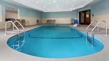 Indoor pool, pool loungers