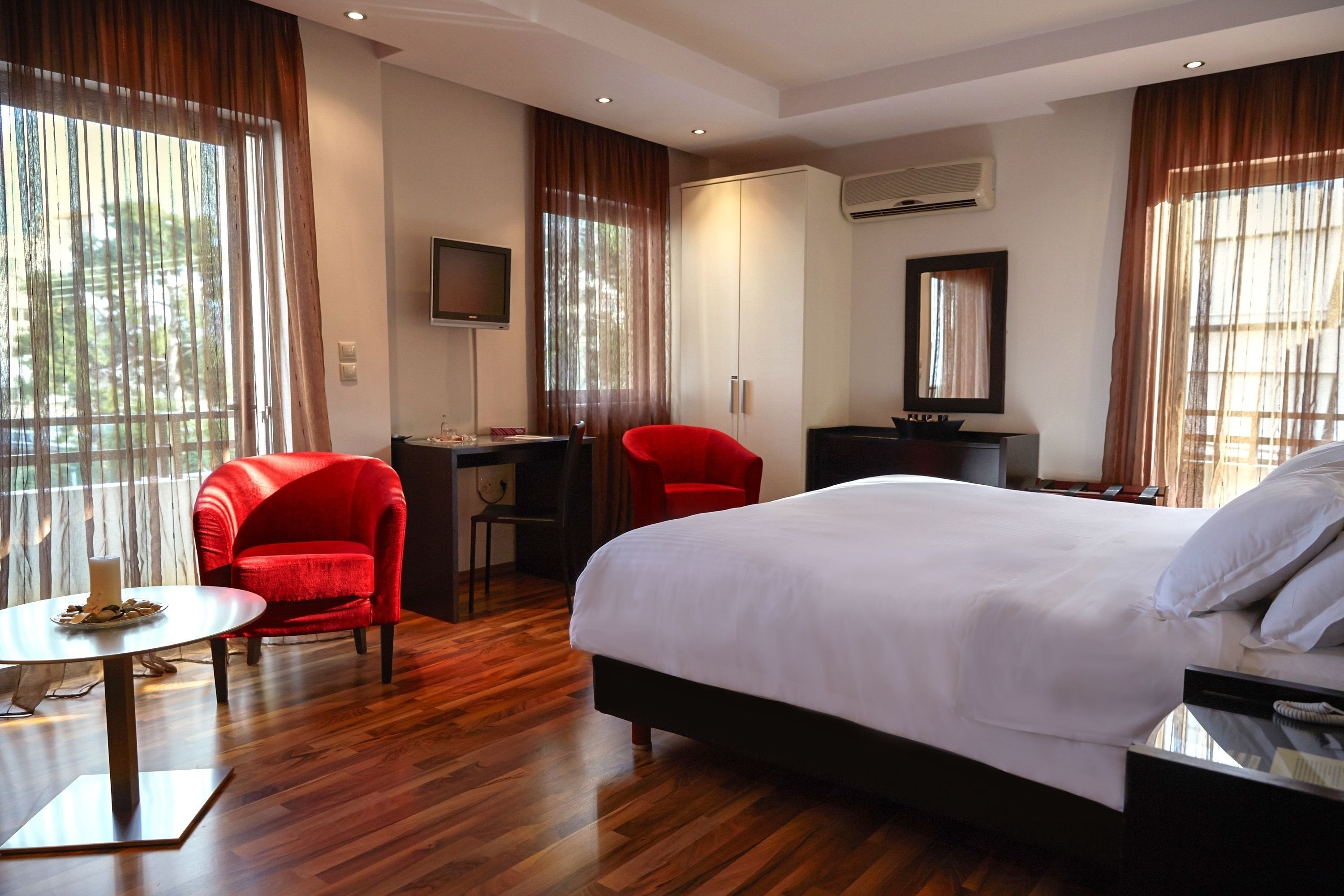 grand suite | in-room safe, desk, iron/ironing board, free wifi