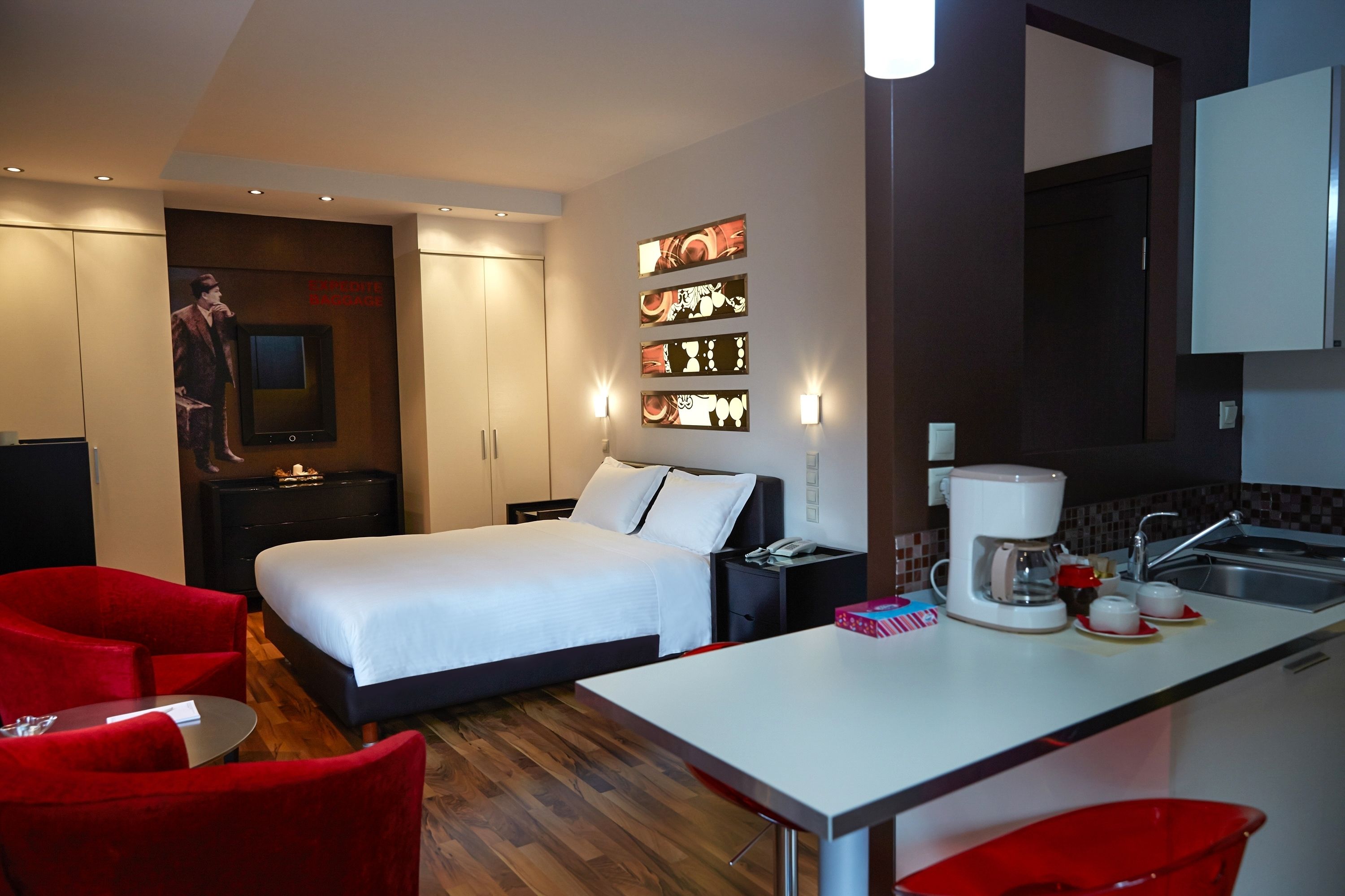 junior suite | in-room safe, desk, iron/ironing board, free wifi