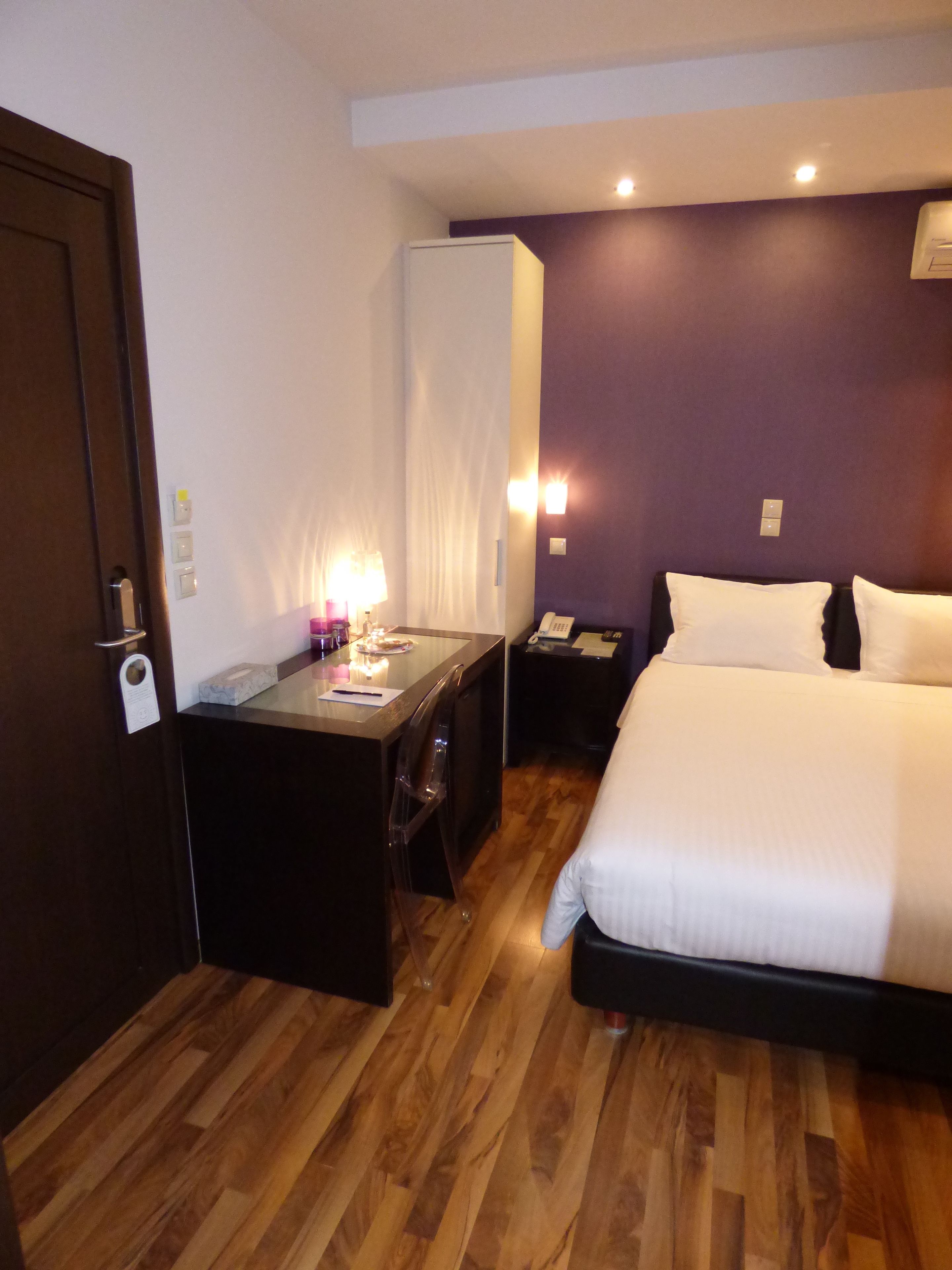 standard double room | in-room safe, desk, iron/ironing board, free wifi