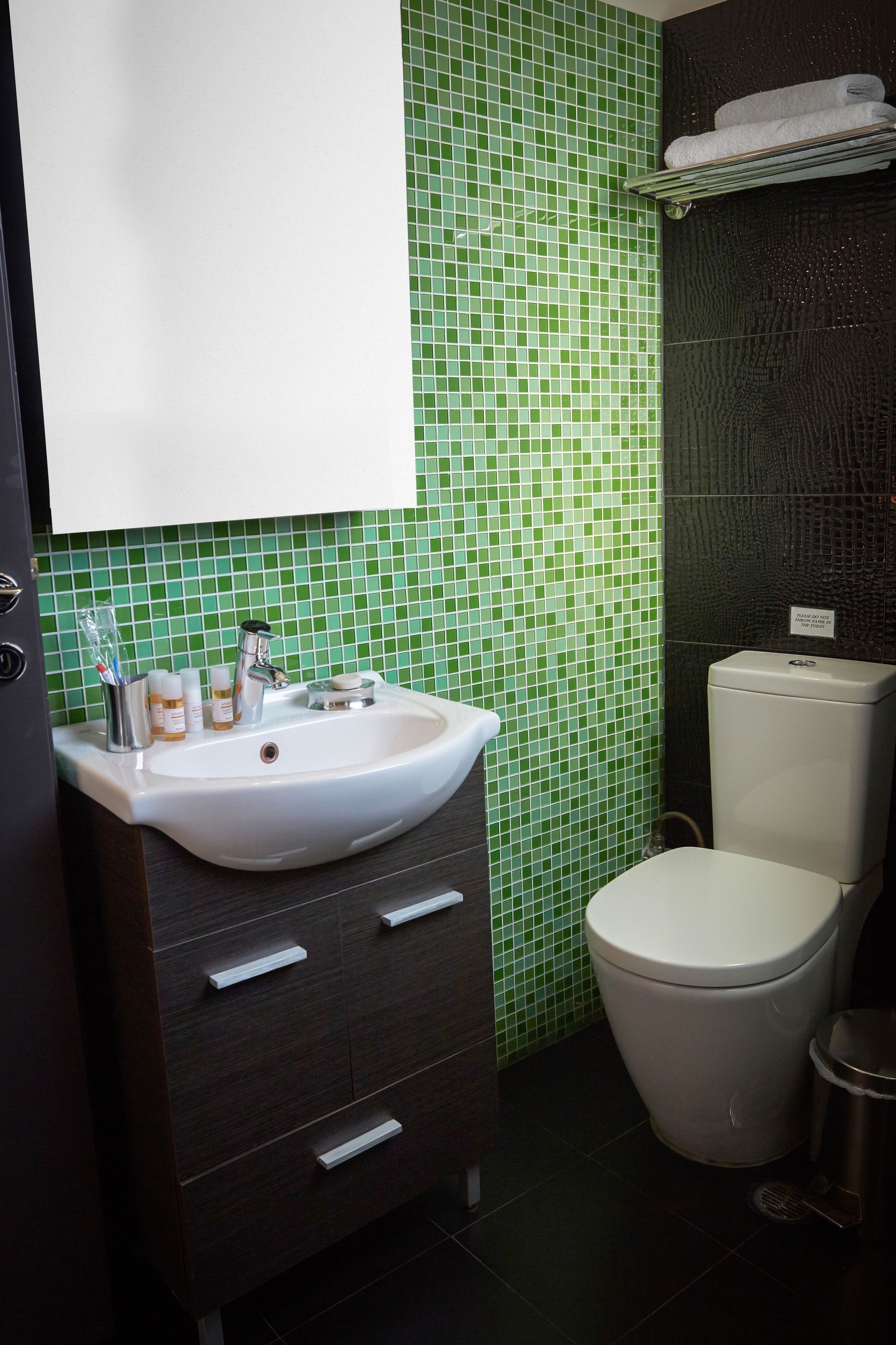 superior double or twin room | bathroom | free toiletries, hair dryer, slippers, towels