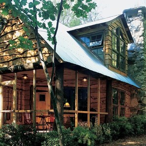 Property grounds - Winvian (Morris)