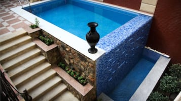 Alberca al aire libre por temporada