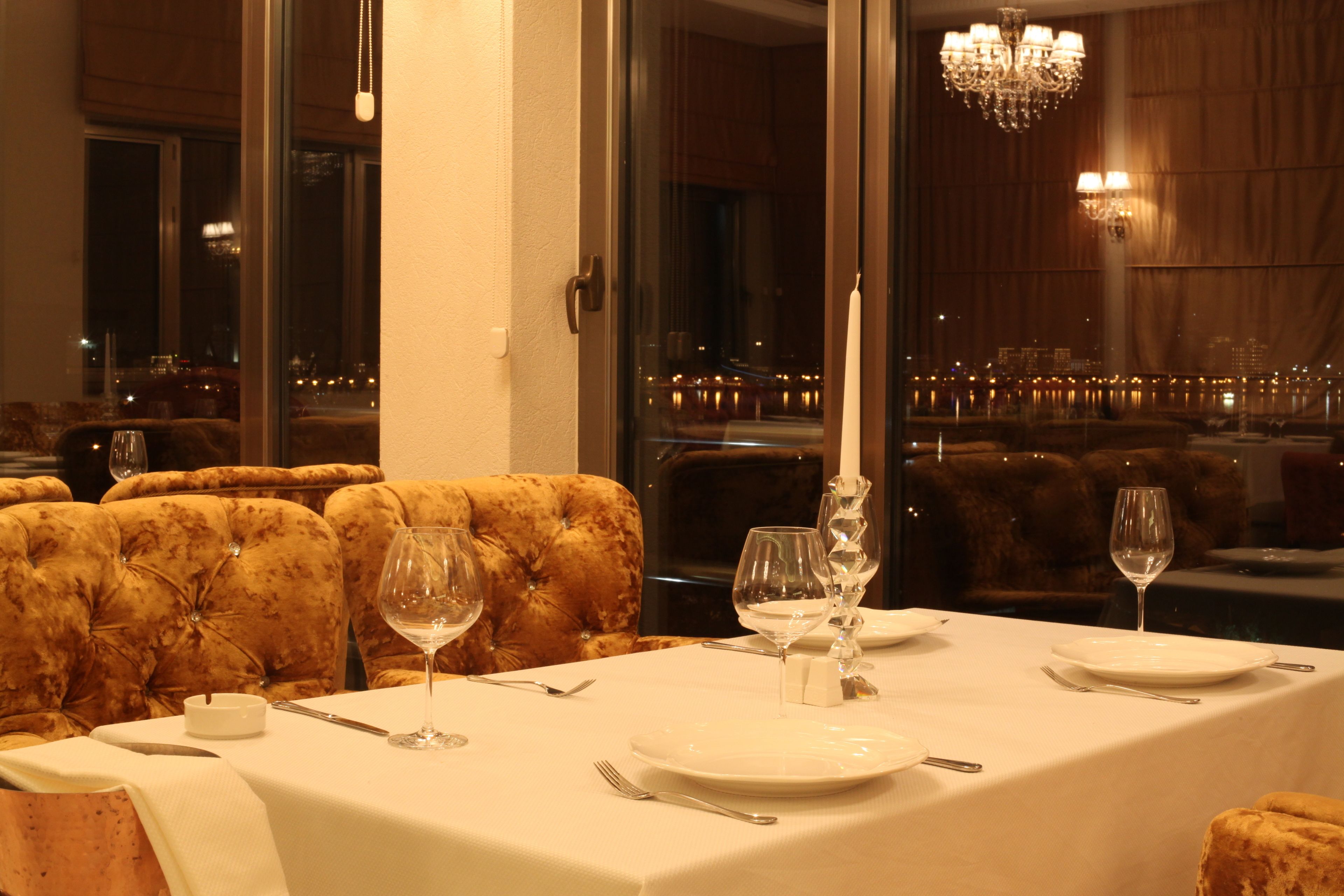 Se sirven desayunos, comidas, cenas y cocina local 