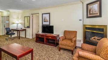 Premium bedding, desk, iron/ironing board, WiFi