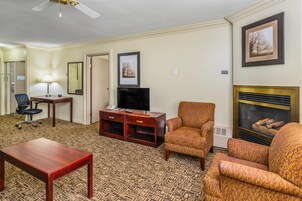 Premium bedding, desk, iron/ironing board, WiFi