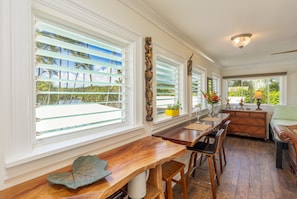 Coco Cottage Unit C | Egyptian cotton sheets, premium bedding, pillowtop beds