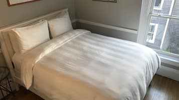 Standard Room, 1 Queen Bed, Private Bathroom (Room #6)