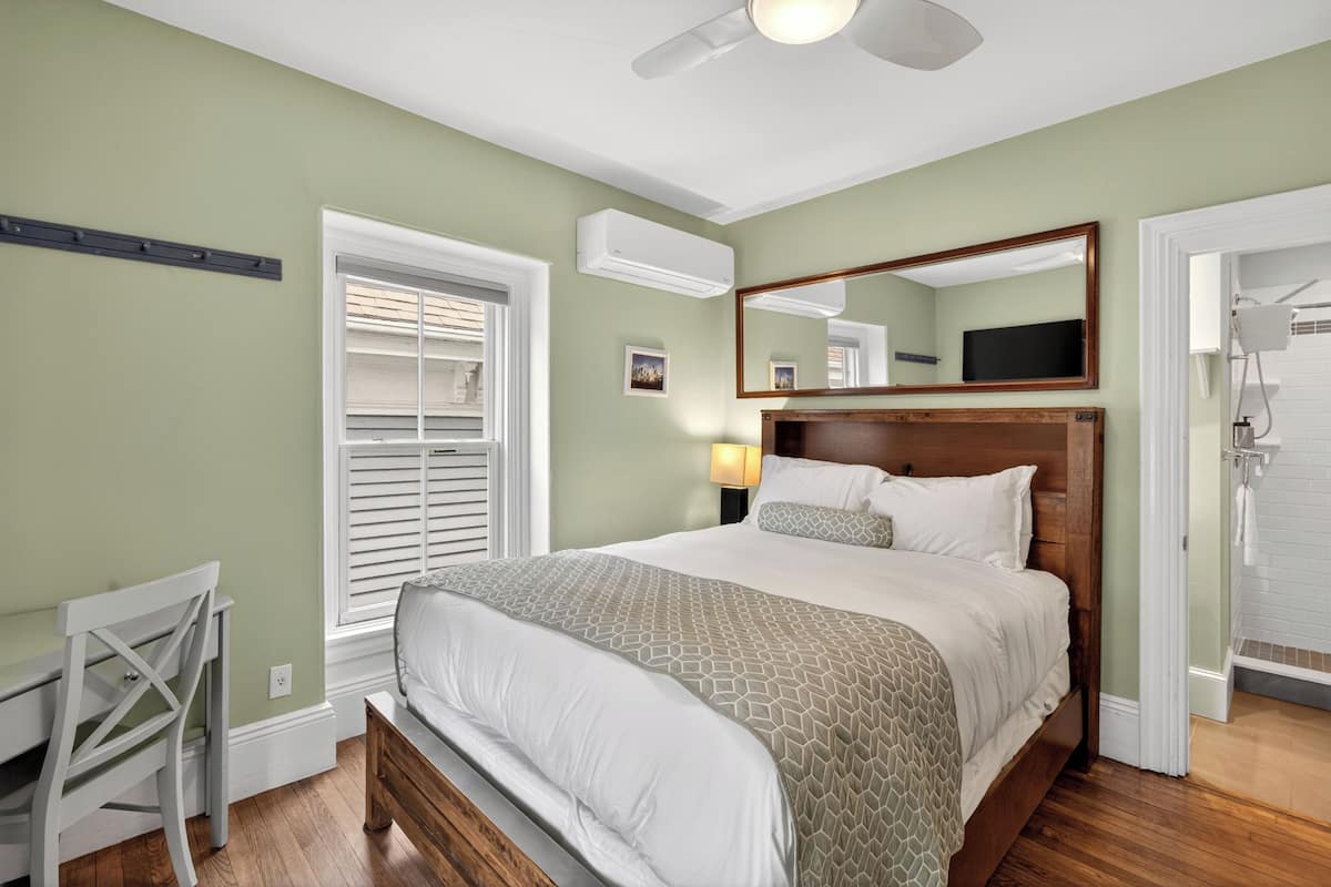 (Room #5) Standard Room, 1 Queen Bed, Private Bathroom | Premium bedding, down comforters, pillowtop beds, individually decorated