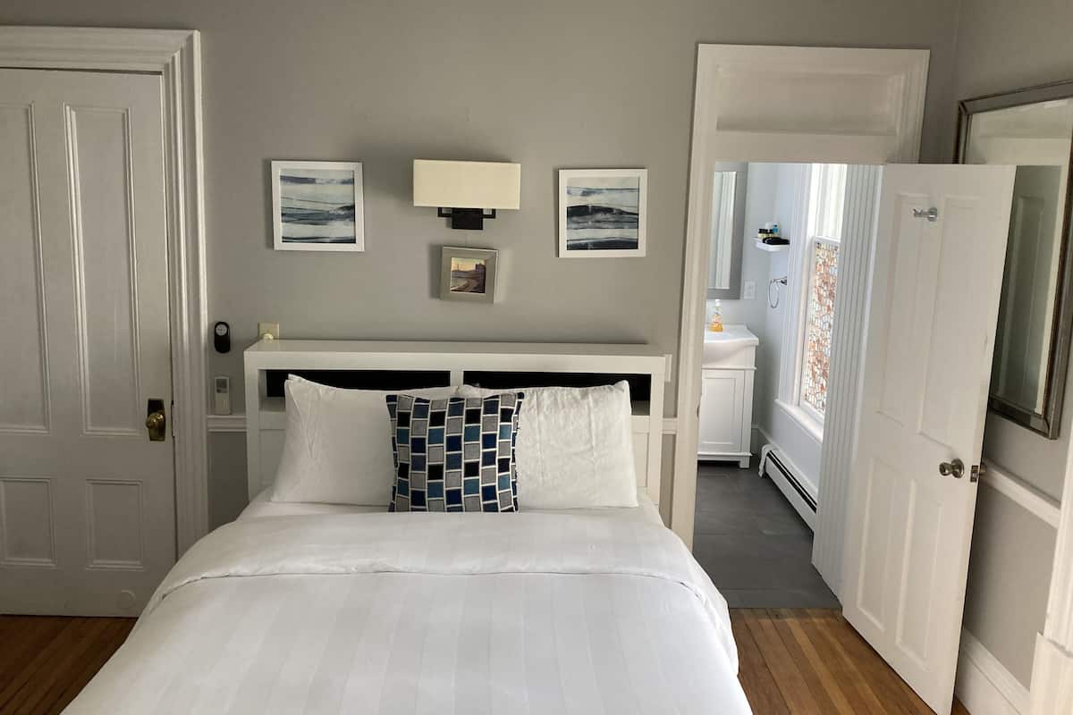 (Room #8) Superior Room, 1 Queen Bed, Private Bathroom | Premium bedding, down comforters, pillowtop beds, individually decorated