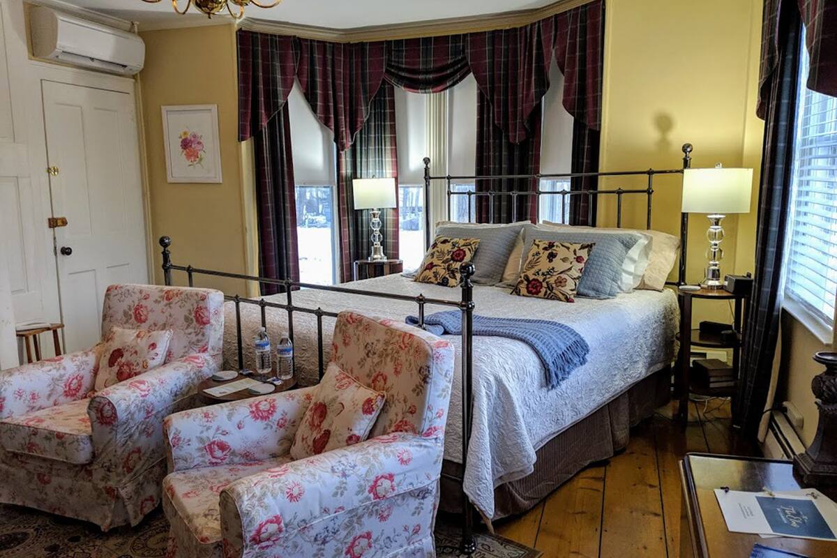 Deluxe Room, 1 King Bed, Private Bathroom, Ground Floor | View from room