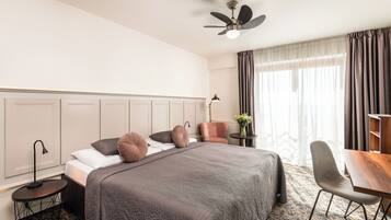 Ropa de cama hipoalergénica y minibar