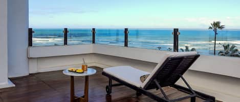 Suite, 1 Queen Bed | Terrace/patio