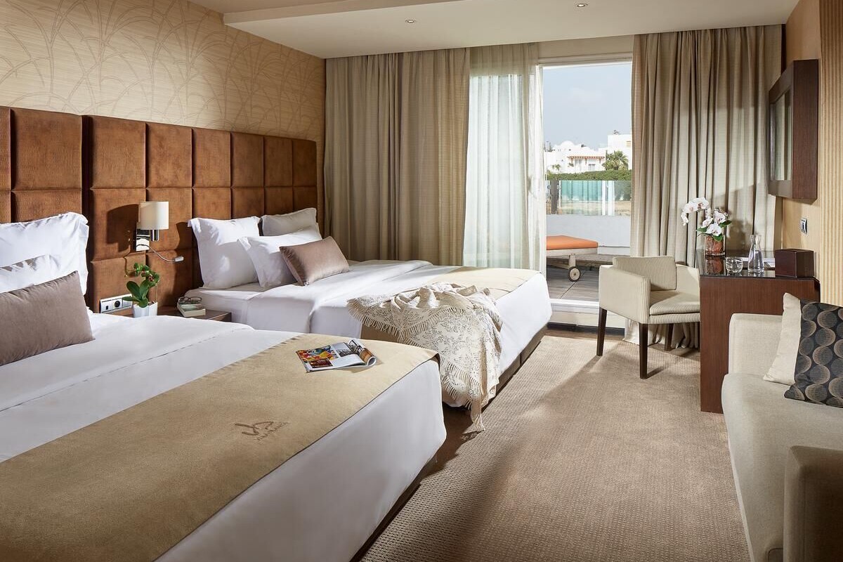 Literie de qualité supérieure, matelas Select Comfort, minibar