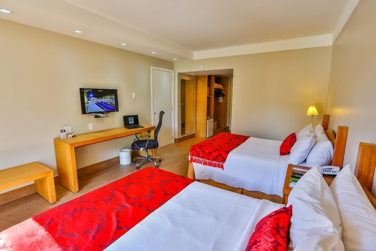 Biancheria da letto di alta qualità, minibar, cassaforte in camera