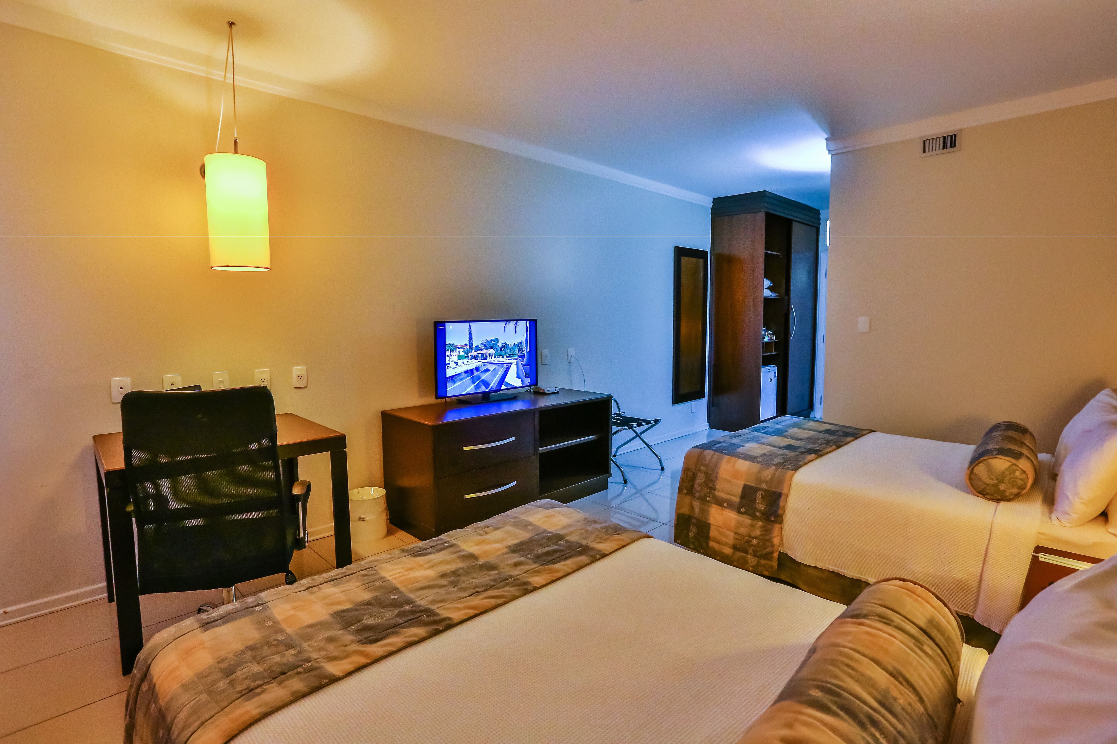 deluxe twin room | 1 bedroom, premium bedding, minibar, in-room safe