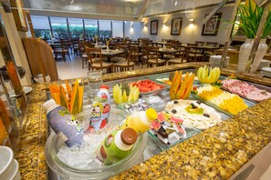 Desayuno buffet incluido todos los días