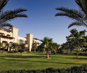 Garden - Grand Hyatt Doha Hotel and Villas (Doha)