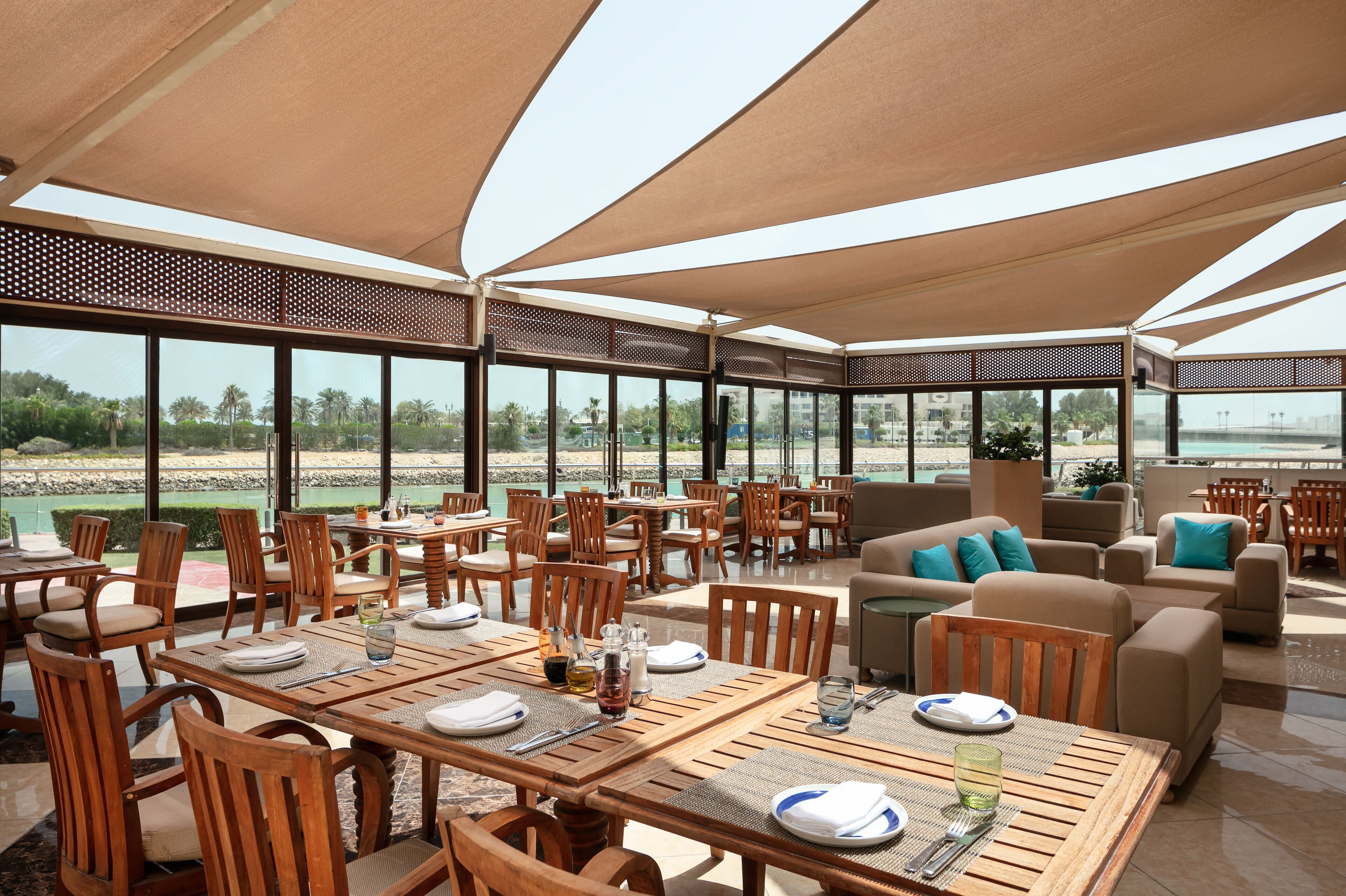 5 restaurants, breakfast, lunch, dinner served; italian cuisine