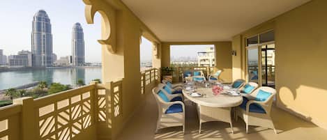 Premium bedding, in-room safe, individually decorated