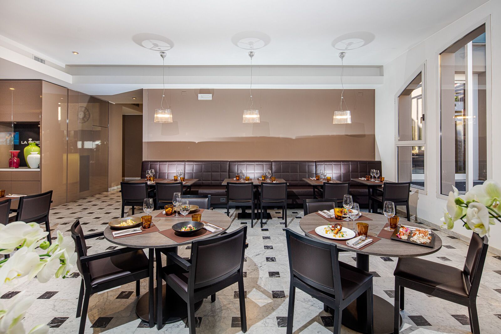 breakfast, lunch, dinner served; regional cuisine