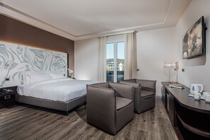 Premium bedding, down duvets, pillow-top beds, minibar