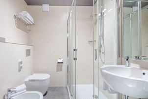 Ducha, cabezal de ducha tipo lluvia, artículos de tocador gratuitos