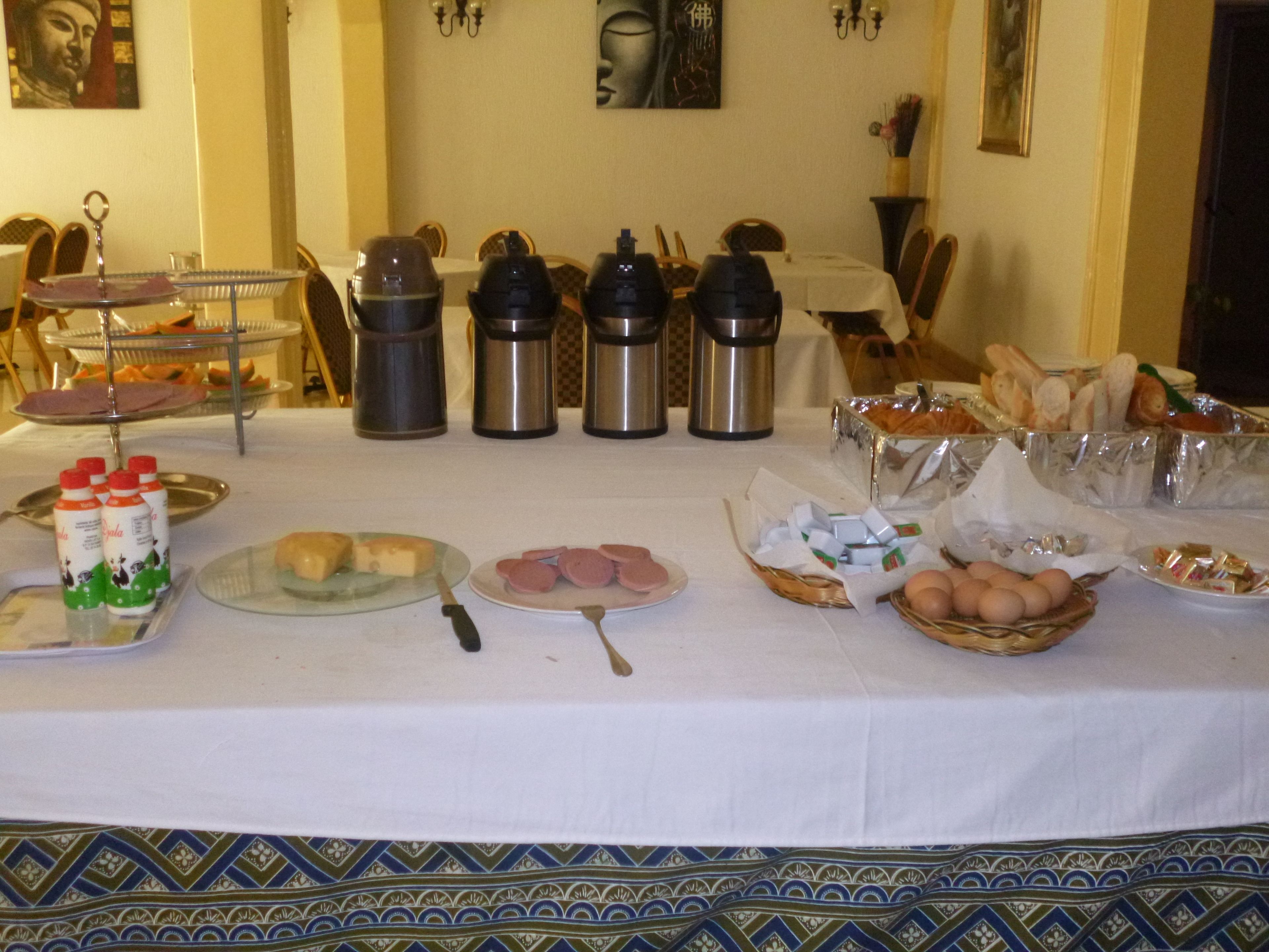 Daily buffet breakfast for a fee