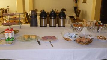 Daily buffet breakfast for a fee