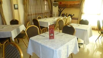 Frokostbuffé hver dag (USD 10 per person)