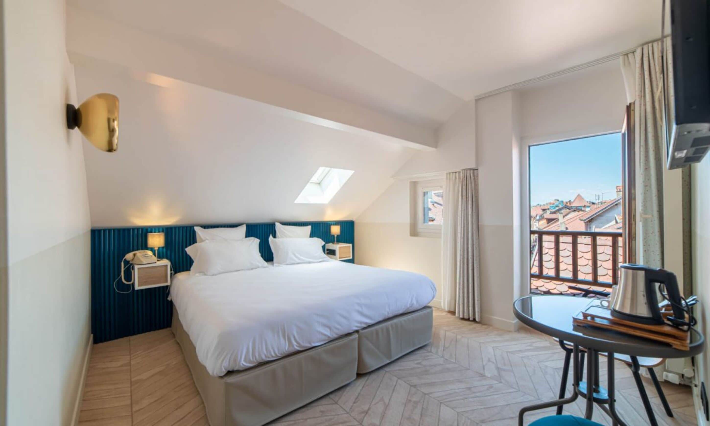 premium double room | 1 bedroom, in-room safe, free wifi, bed sheets