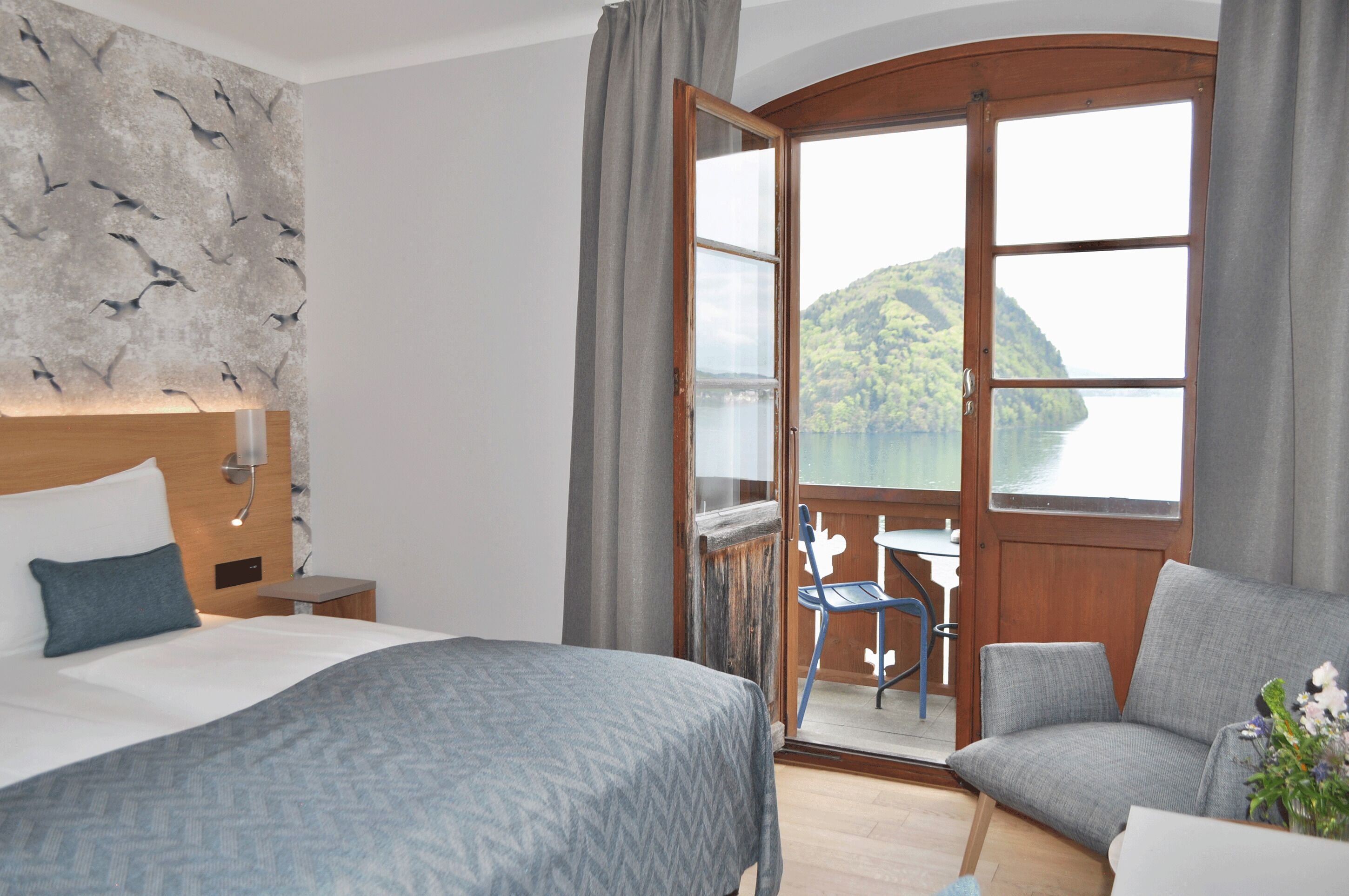 Double Room, Lake View | Premium bedding, minibar, in-room safe, laptop workspace