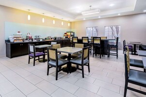 Desayuno buffet incluido todos los días 